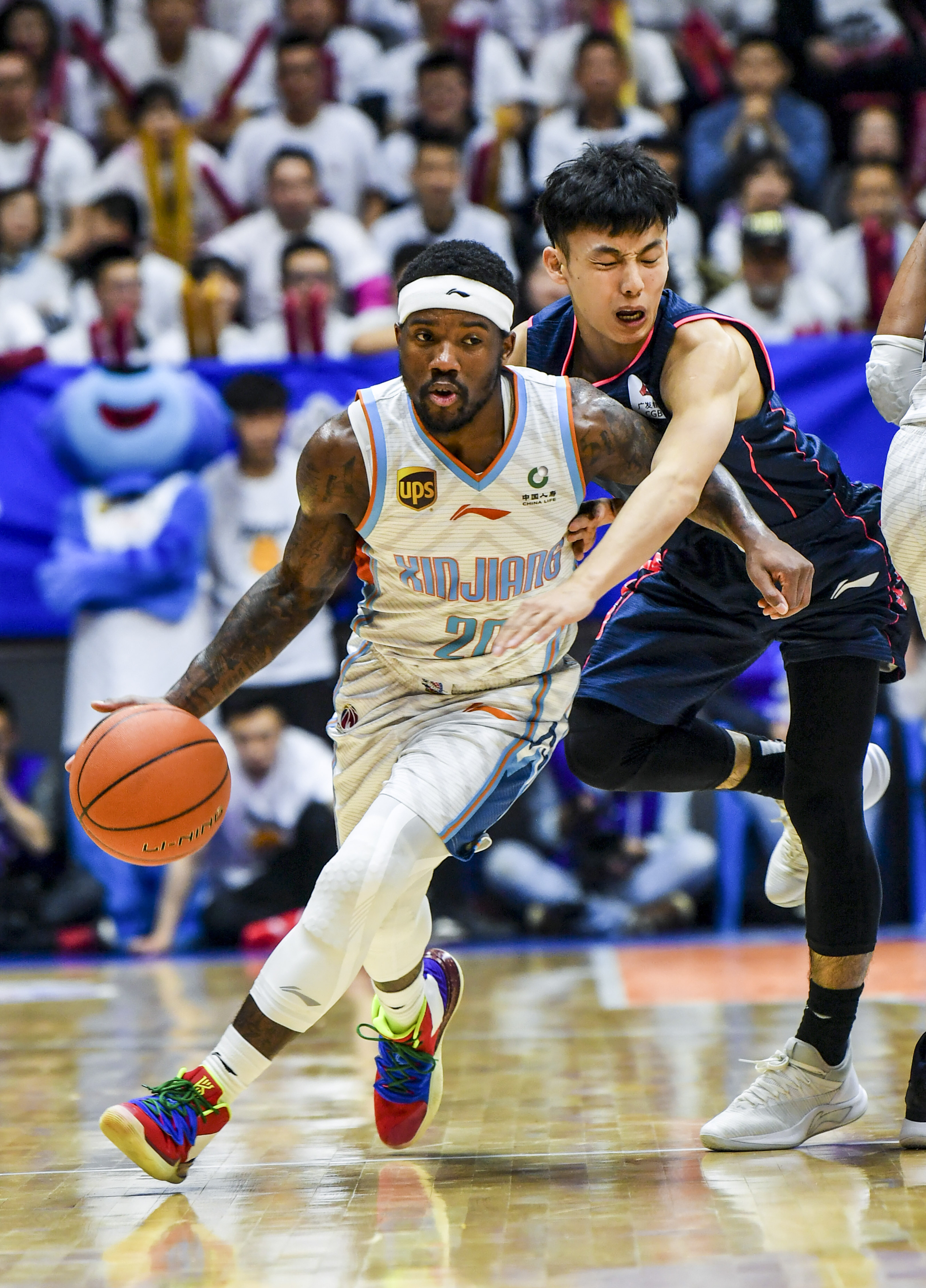 关于新疆广汇发布备战花絮，今夜临场应变，欧联任务艰巨，训练强度明显提升的信息